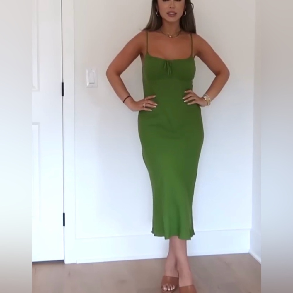 Aritzia Wilfred Bellow Midi Dress green sz 0